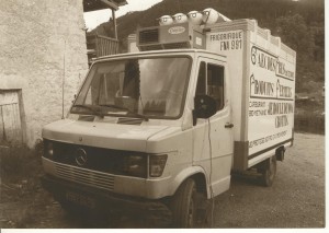 Camion Biométhane carburant entièrement modifié et homologué par Benoît DABADIE vers 1988. Réservoirs alu-fretté 4 x 50 L. 